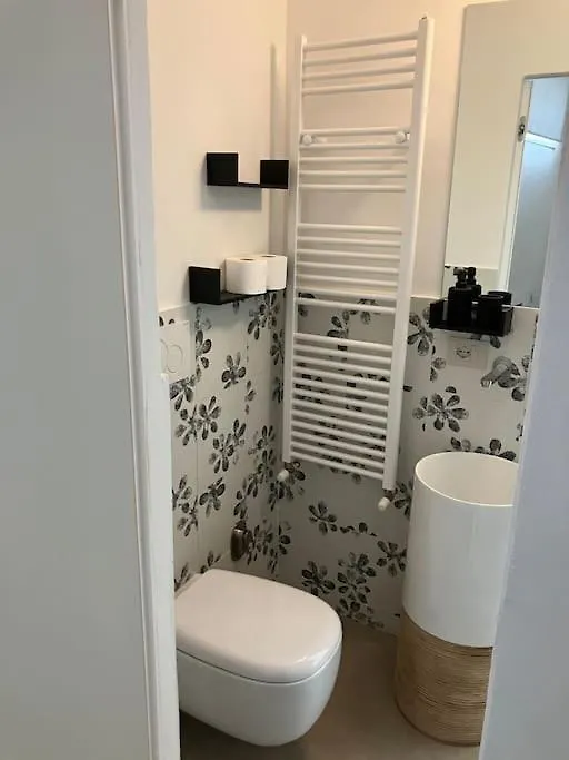Vila Casaraffaella, Sorprendente Boloňa