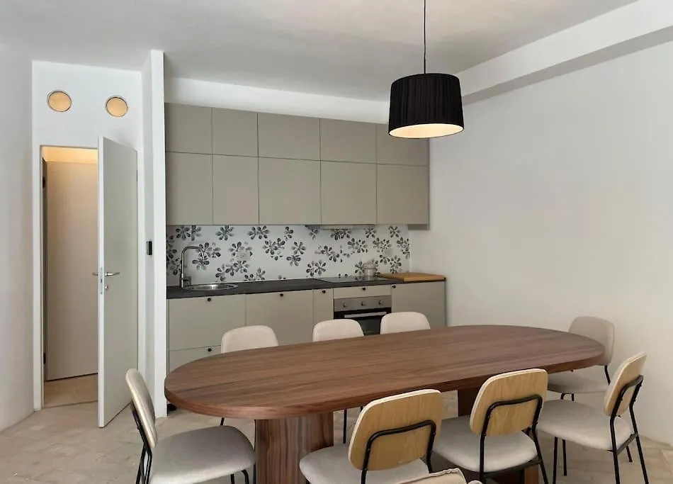Vila Casaraffaella, Sorprendente Boloňa